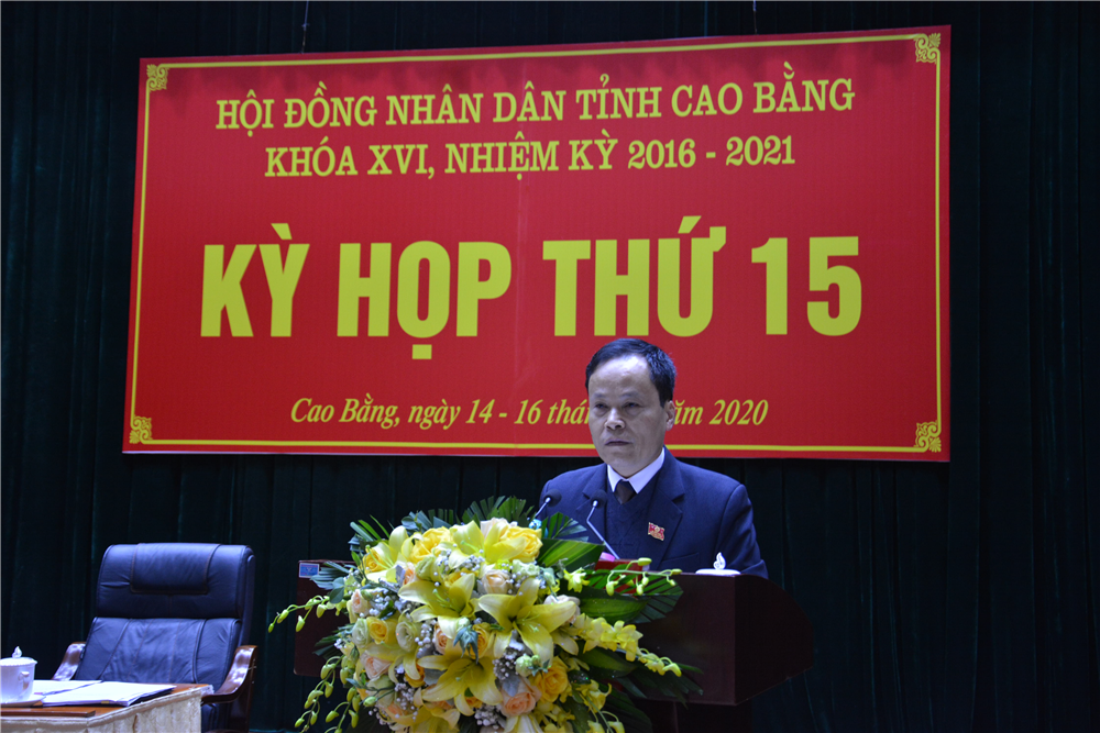 Đồng chí Nông Thanh Tùng, Phó Chủ tịch phụ trách HĐND tỉnh phát biểu bế mạc Kỳ họp thứ 15