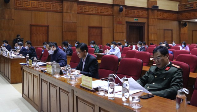Các đại biểu dự phiên họp thứ Nhất của Uỷ ban bầu cử tỉnh