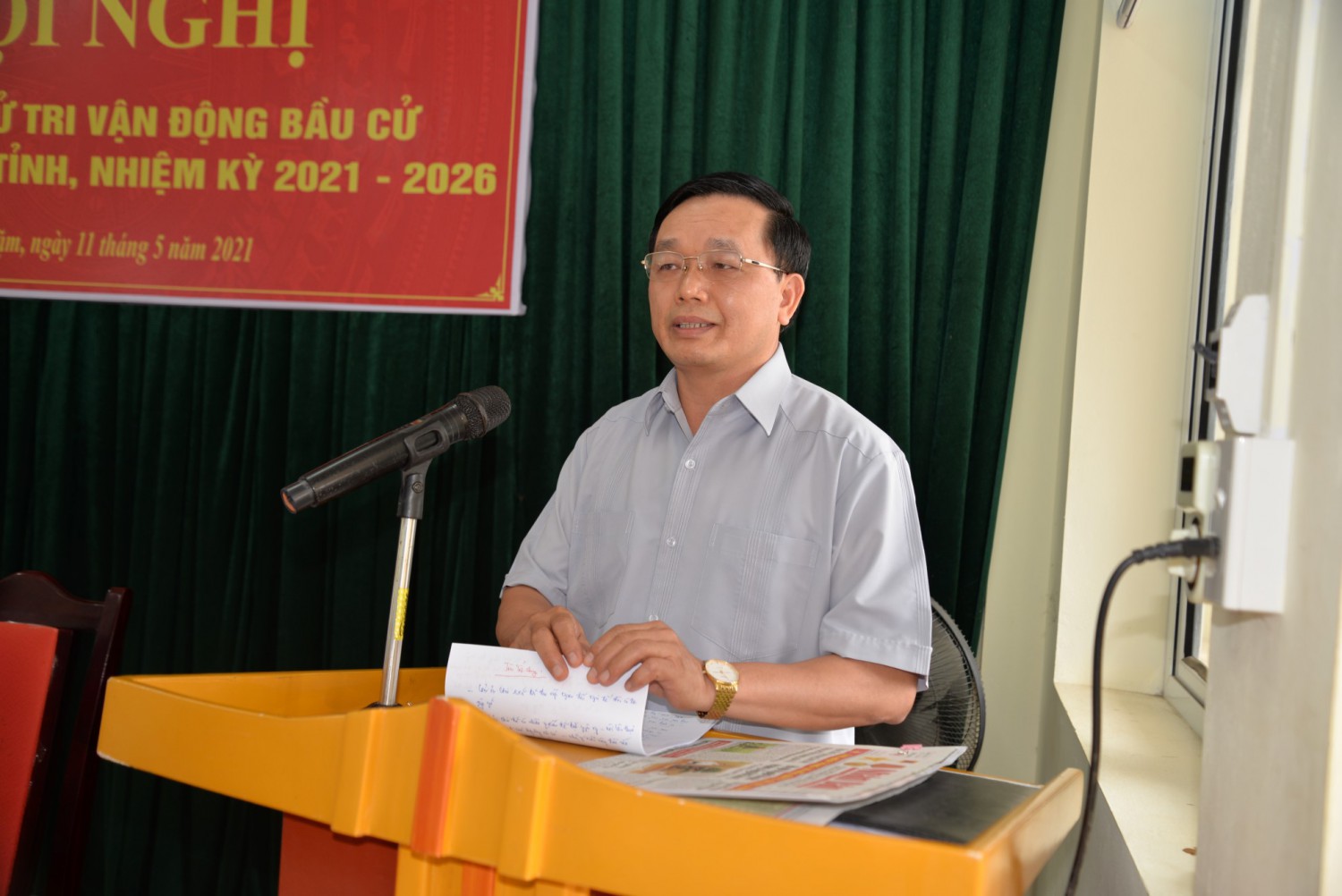 Ứng cử viên đại biểu HĐND tỉnh nhiệm kỳ 2021 -2026 Triệu Đình Lê - Phó Bí thư Thường trực Tỉnh ủy phát biểu tại hội nghị tiếp xúc cử tri.