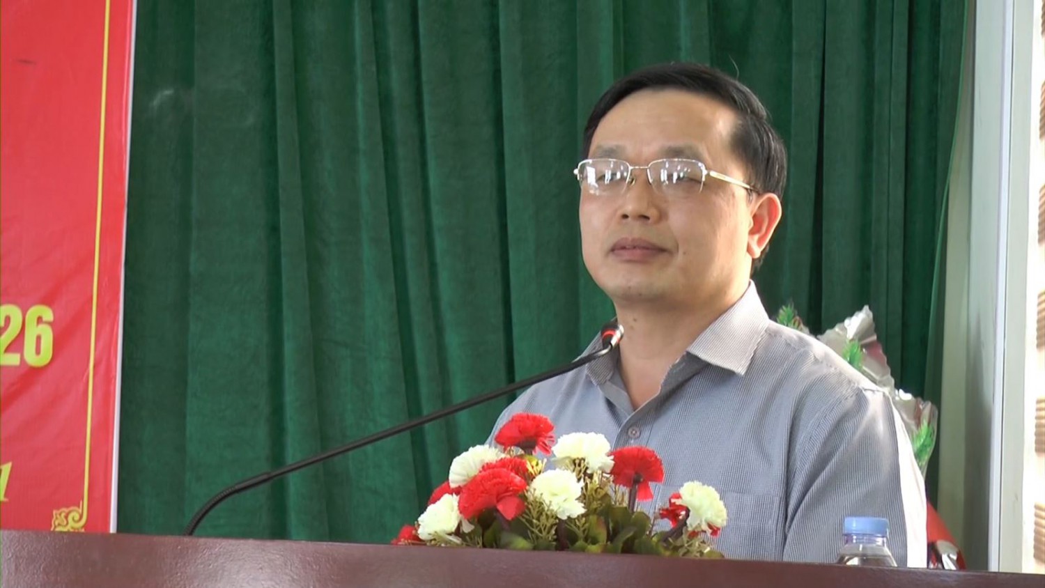 Đồng chí Triệu Đình Lê, Phó Bí thư Thường trực Tỉnh ủy, Chủ tịch HĐND tỉnh phát biểu và giải đáp kiến nghị của cử tri.