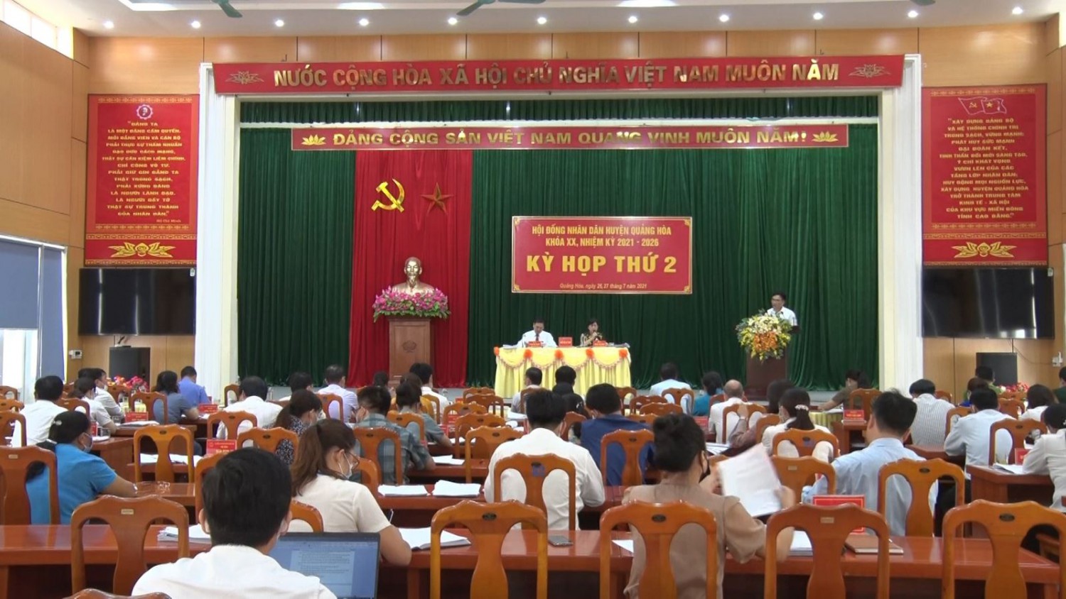 Toàn cảnh kỳ họp HĐND huyện Quảng Hoà