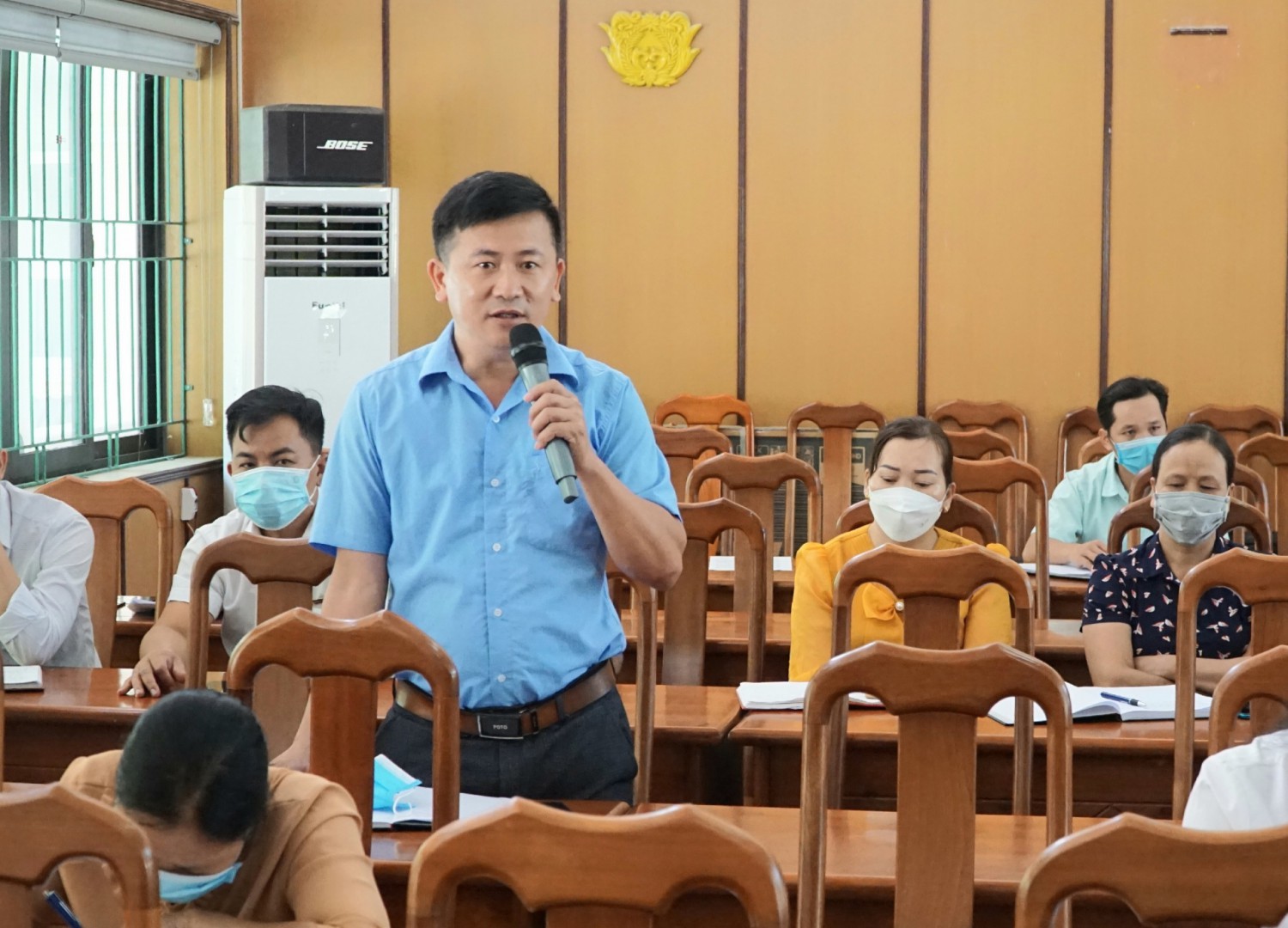 Cử tri huyện Hà Quảng phát biểu kiến nghị.
