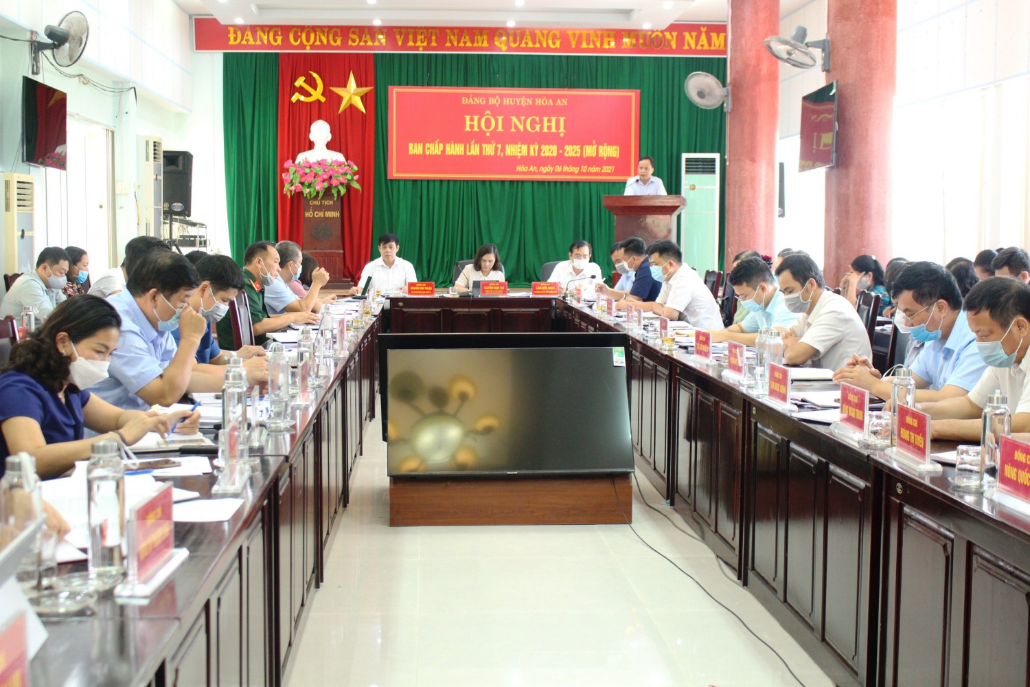 Phó Chủ tịch HĐND tỉnh Nông Thanh Tùng phát biểu tại hội nghị