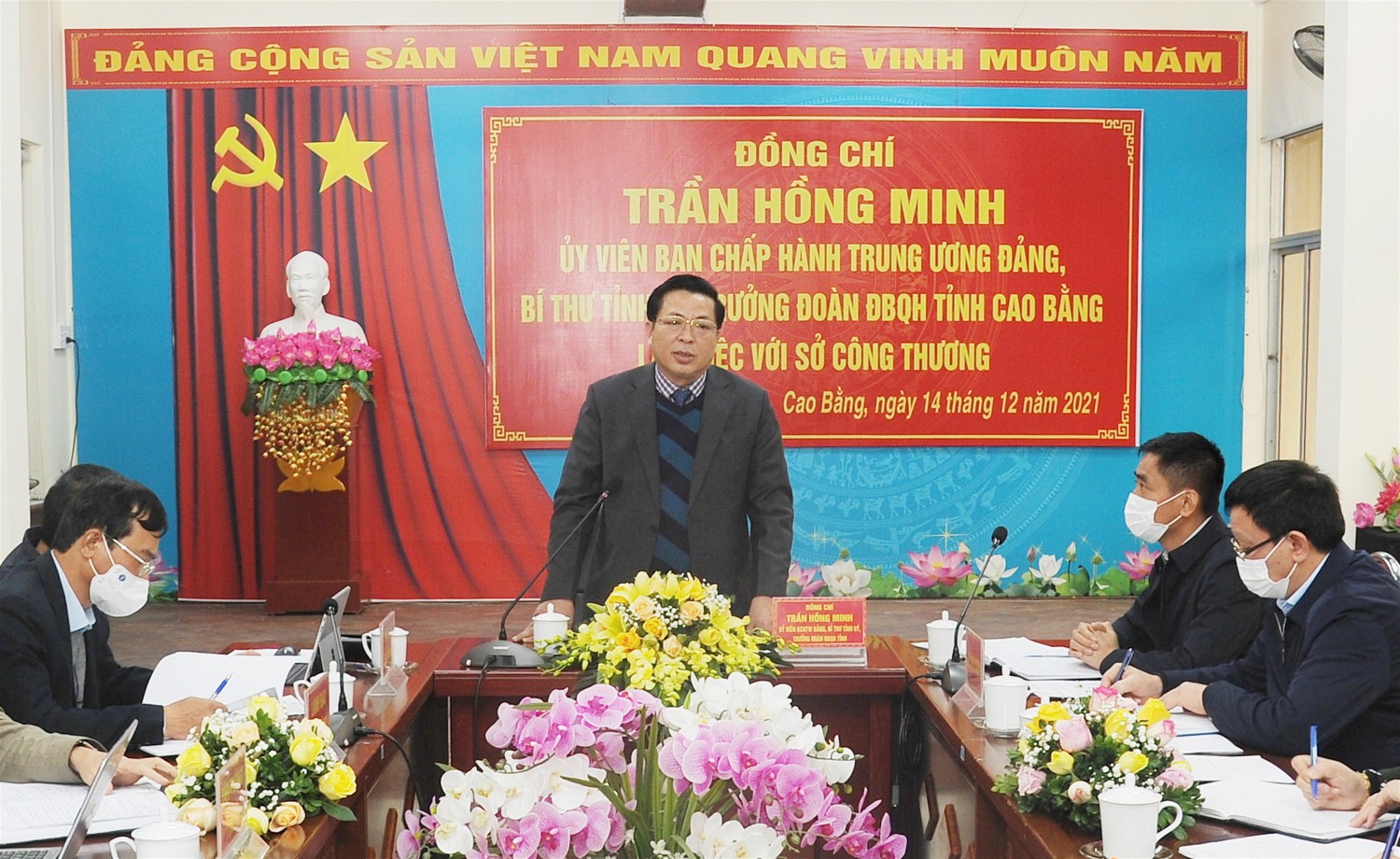 Bí thư Tỉnh ủy Trần Hồng Minh phát biểu tại buổi làm việc với Sở Công thương