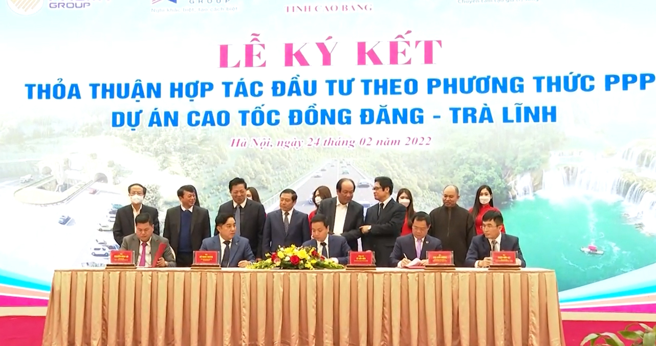 Đại diện Ủy ban nhân dân tỉnh Cao Bằng và liên danh nhà đầu tư ký kết thỏa thuận hợp tác.