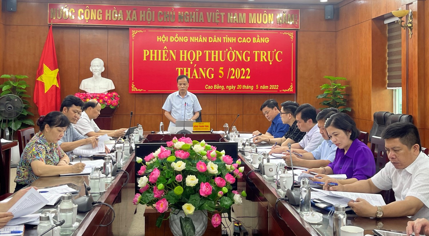 Phó Chủ tịch HĐND tỉnh Nông Thanh Tùng phát biêu tại phiên họp