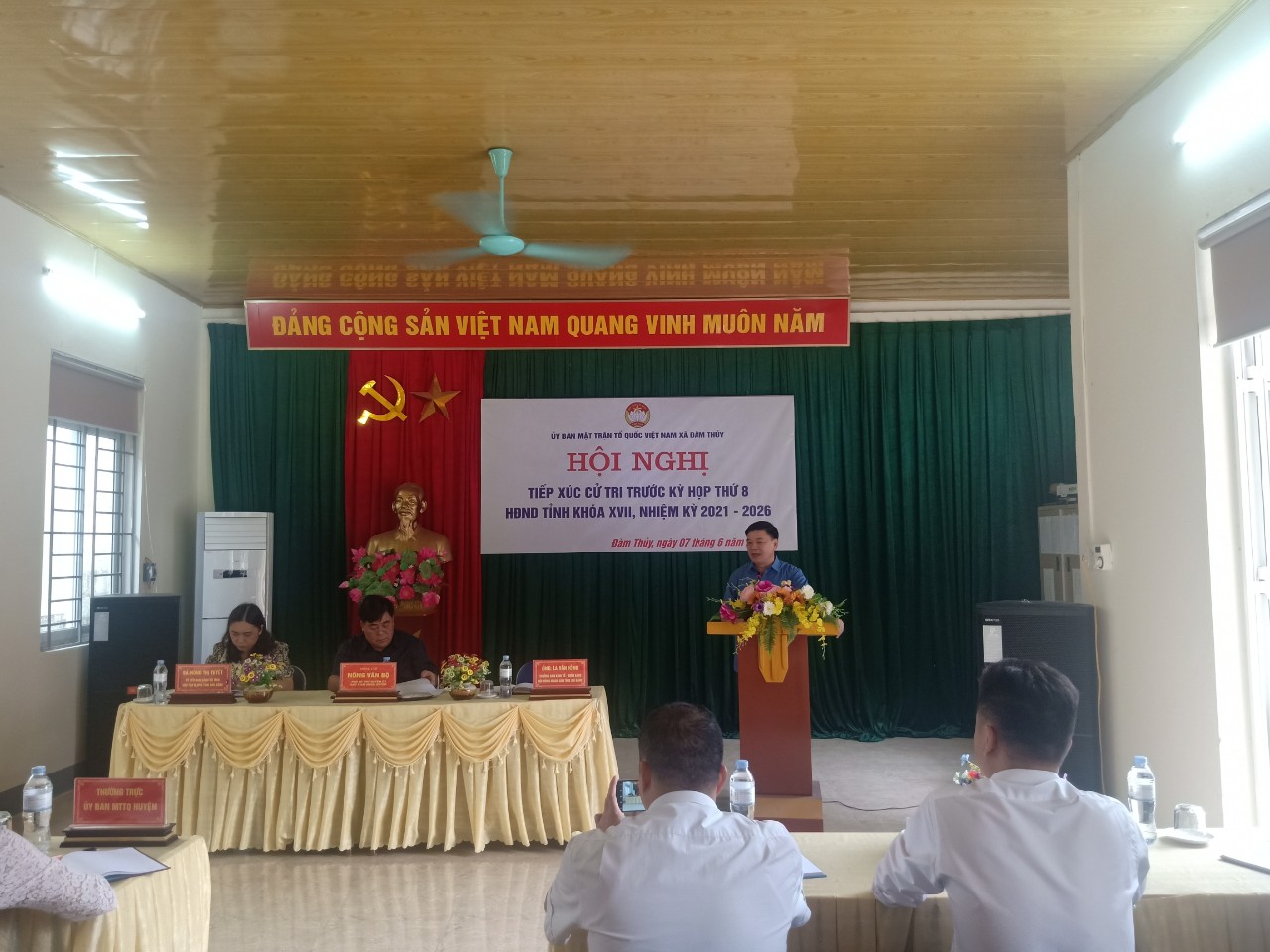 Đại biểu HĐND tỉnh tiếp xúc cử tri trước kỳ họp thứ 8 Hội đồng nhân dân tỉnh Cao Bằng khoá XVII, nhiệm kỳ 2021 – 2026 tại UBND xã Khâm Thành