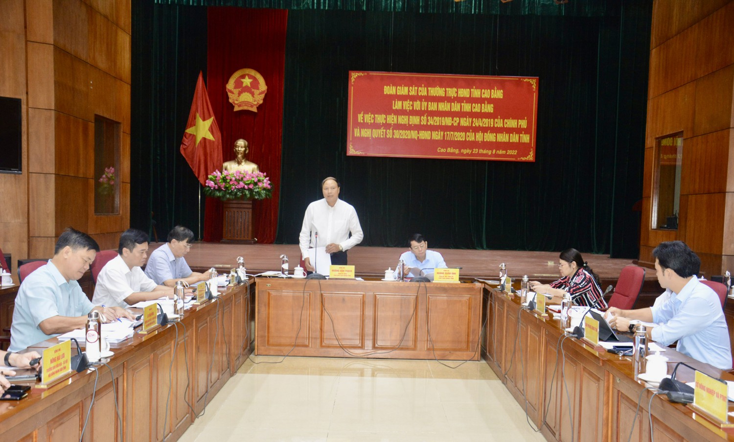 Phó Chủ tịch HĐND tỉnh Hoàng Văn Thạch phát biểu kết luận buổi giám sát
