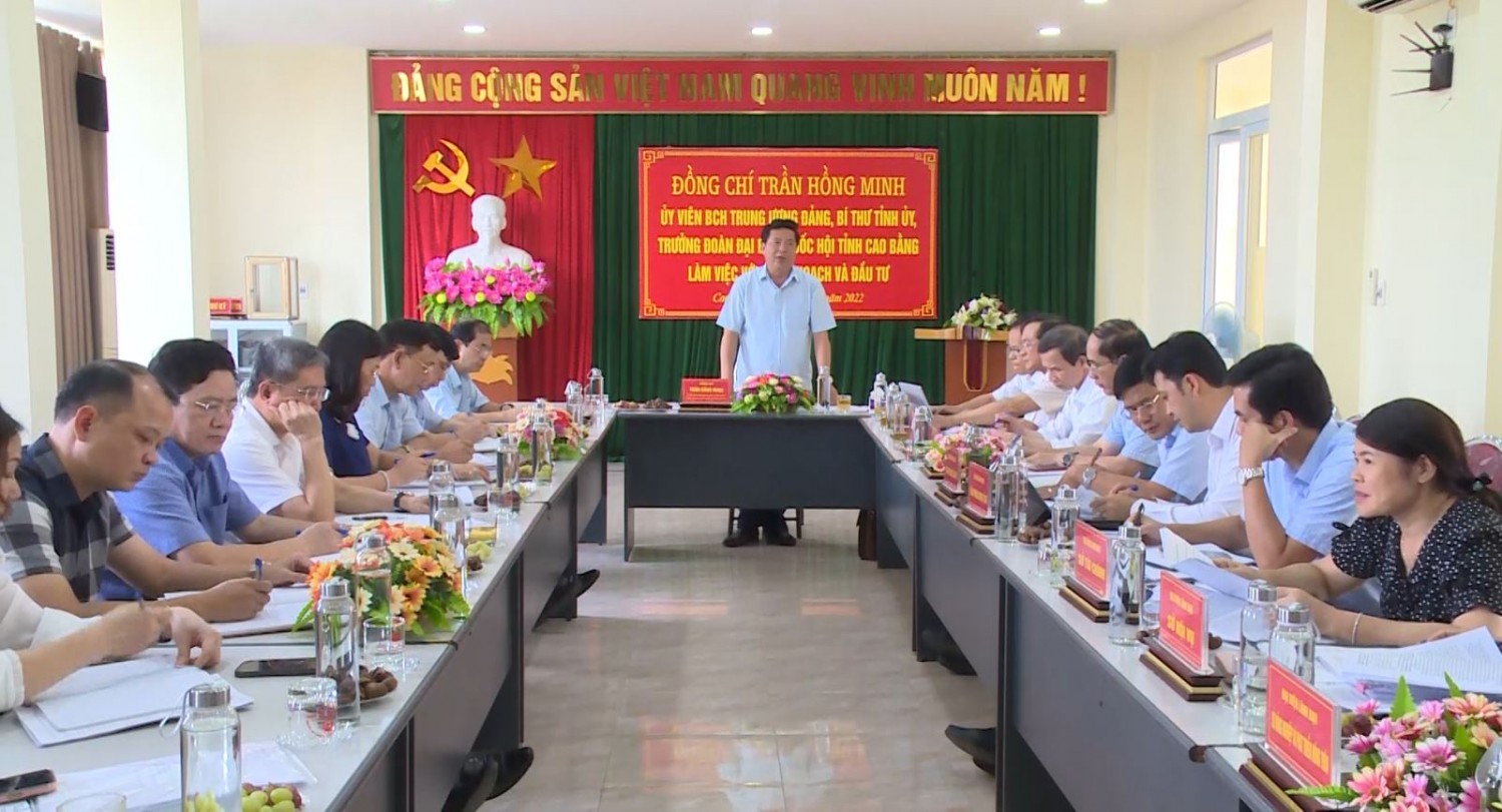Bí thư Tỉnh ủy Trần Hồng Minh phát biểu tại buổi làm việc.