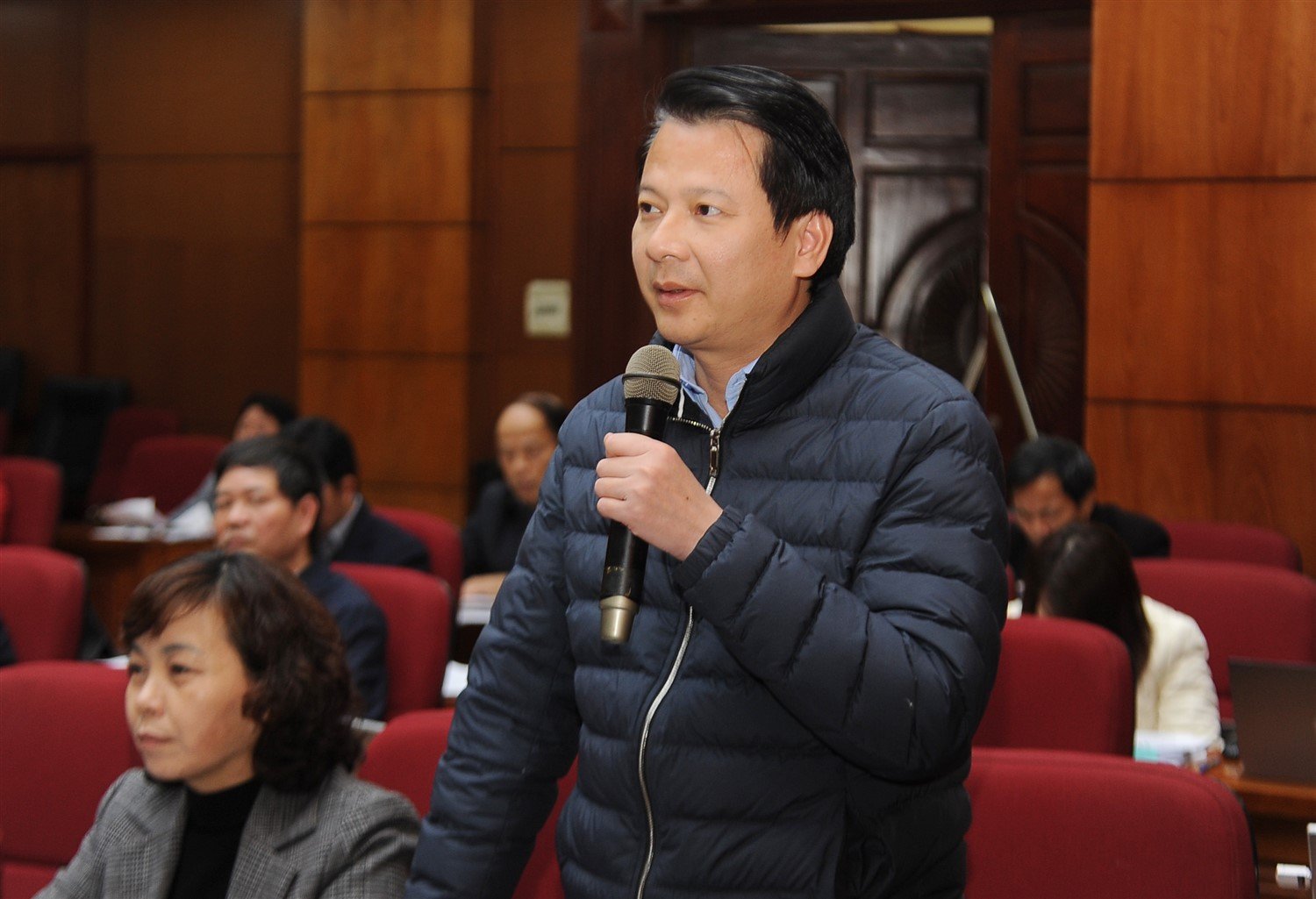 Giám đốc Sở Xây dựng - Đoàn Quốc Chính giải trình tại Phiên thảo luận