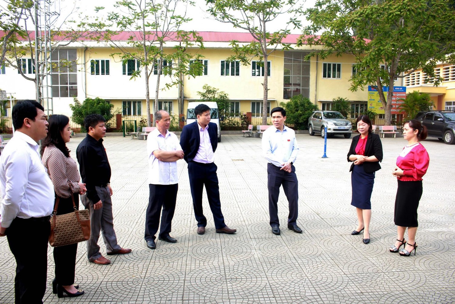 Đoàn giám sát làm việc tại Trường TH và THCS Hồng Việt, Hòa An