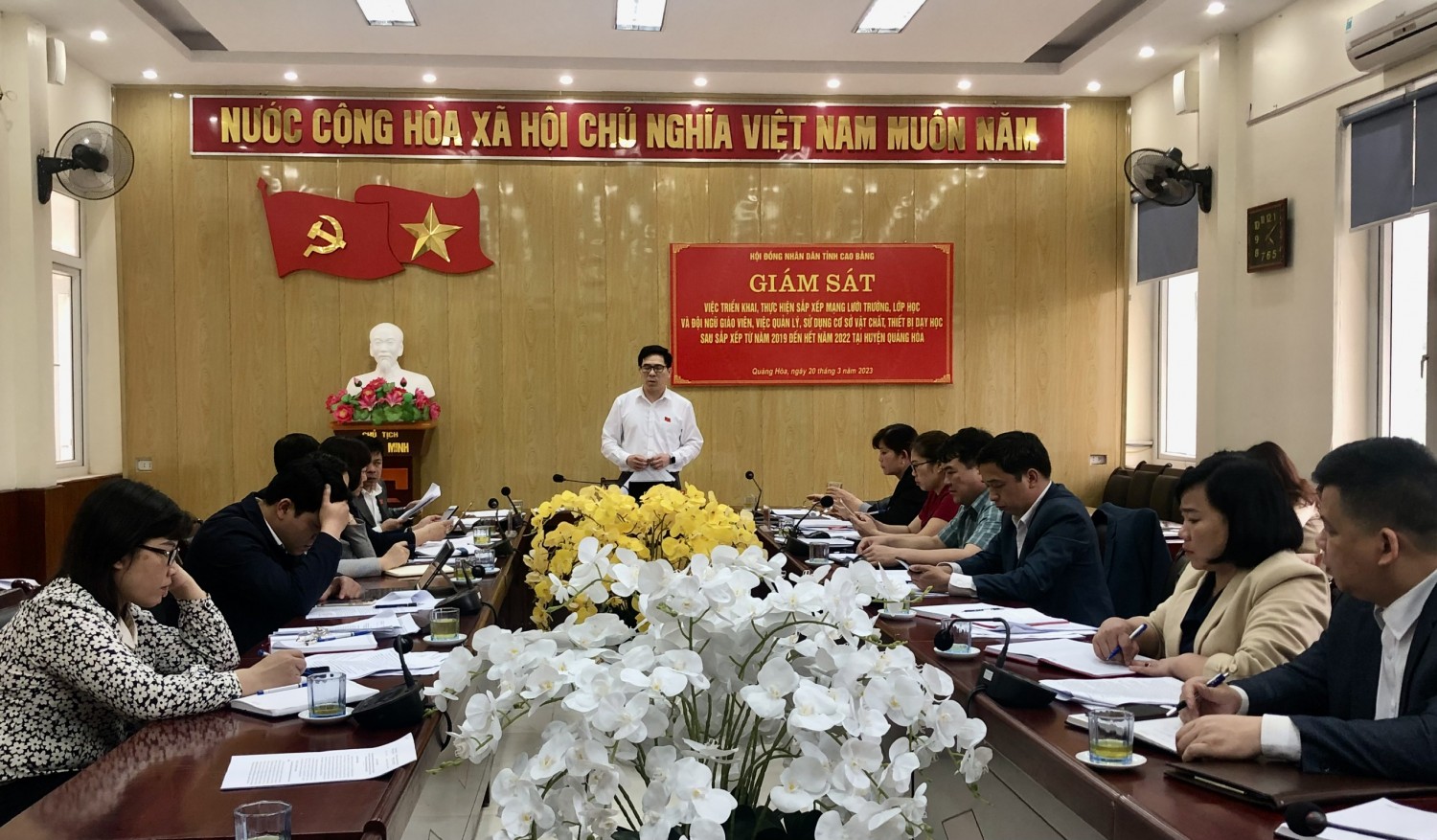 Đoàn giám sát tại UBND huyện Quảng Hòa