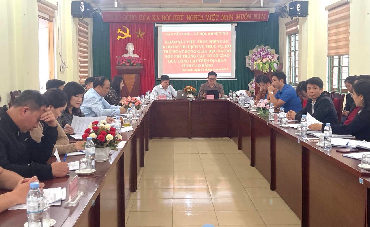 Đoàn khảo sát làm việ tại UBND thị trấn Hùng Quốc, huyện Trùng Khánh