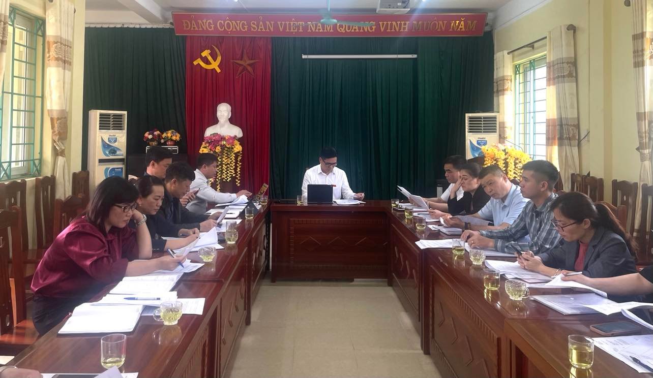 Đoàn khảo sát làm việc tại UBND thị trấn Nguyên Bình