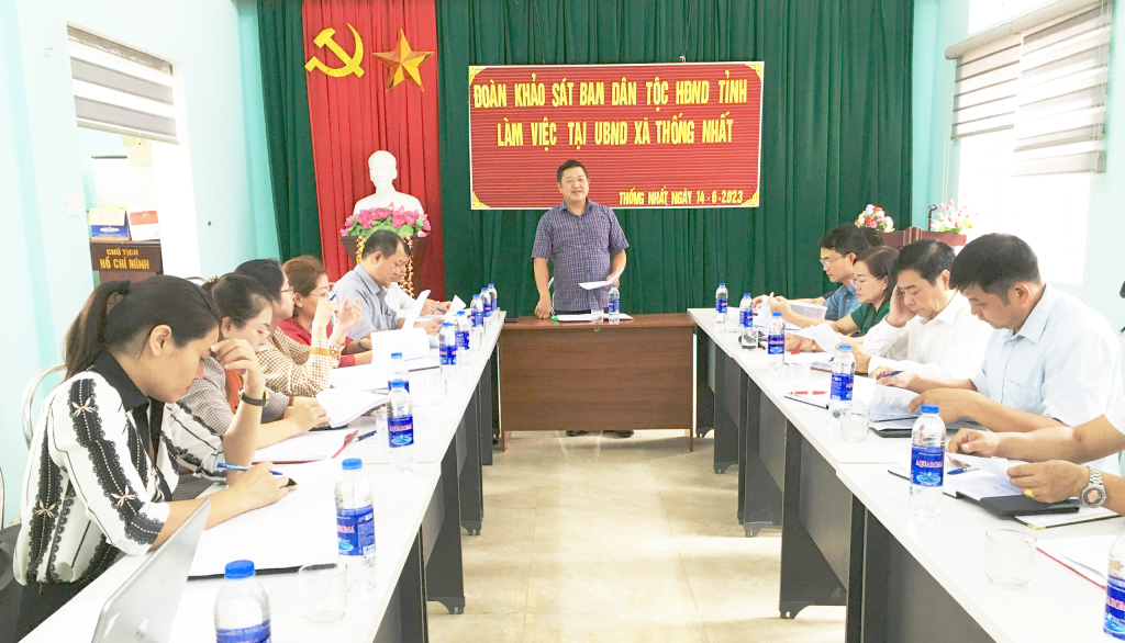 Trưởng Ban Dân tộc HĐND tỉnh Bàn Quý Sơn phát biểu kết luận buổi khảo sát