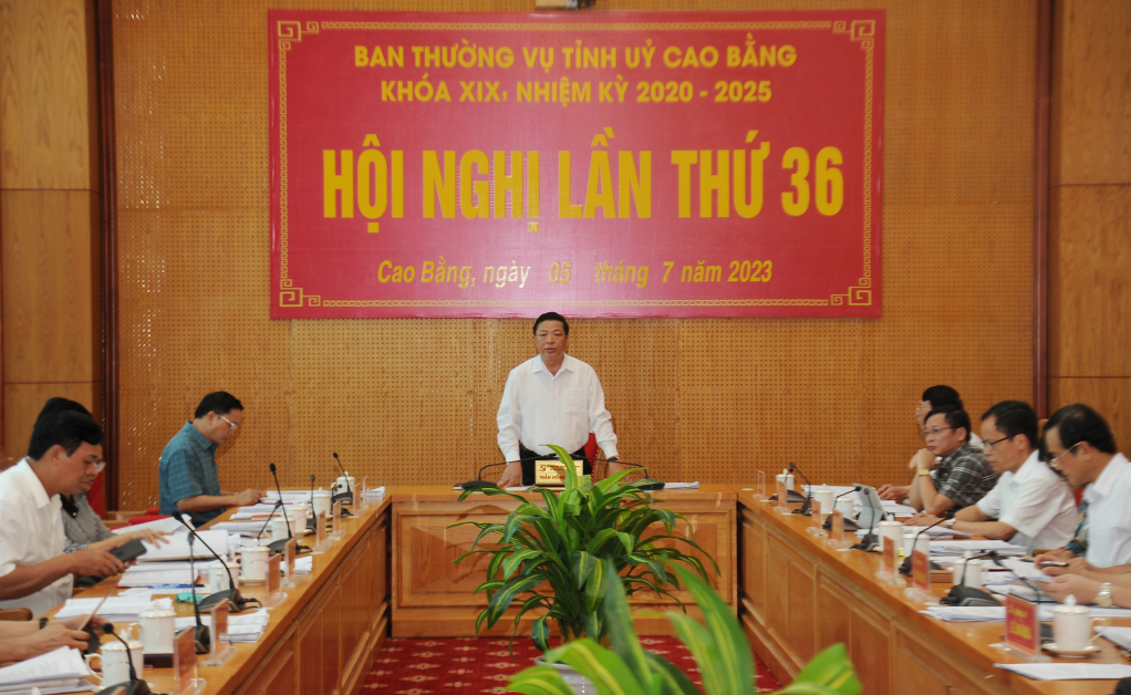 Bí thư Tỉnh ủy Trần Hồng Minh phát biểu kết luận hội nghị.