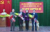 Phó Chủ tịch UBND tỉnh Nguyễn Bích Ngọc tặng hoa chúc mừng các đồng chí nhận nhiệm vụ mới