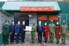Đoàn đại biểu Quốc hội tỉnh tặng qua Tết cán bộ, chiến sĩ Chốt kiểm soát biên phòng số 1 tại xóm Bản Thang, xã Minh Long (Hạ Lang).