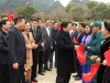 Thủ tướng Chính phủ Phạm Minh Chính trò chuyện với nhân dân huyện Phục Hòa.