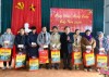 Phó Chủ tịch HĐND tỉnh Nông Thanh Tùng tặng quà Tết cho các hộ gia đình có hoàn cảnh khó khăn