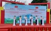 Lãnh đạo tỉnh Cao Bằng (Việt Nam) và Khu tự trị dân tộc Choang Quảng Tây (Trung Quốc) thực hiện nghi thức bấm nút chính thức vận hành Khu cảnh quan thác Bản Giốc (Việt Nam) - Đức Thiên (Trung Quốc).