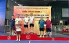 Lãnh đạo Thường trực HĐND tỉnh trao giải cho các vận động viên đạt giải