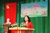 Phó Chủ tịch HĐND tỉnh Hà Nhật Lệ trò chuyện với thầy trò trưởng Tiểu học Nà Giàng