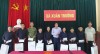 Phó Trưởng Đoàn Đại biểu Quốc hội tỉnh tặng quà các gia đình chính sách, người có công với cách mạng trên địa bàn xã Xuân Trường.