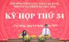 Điều hành phiên họp chất vấn đồng chí Bế Thanh Tịnh, Ủy viên BTV Tỉnh ủy, Chủ tịch HĐND tỉnh