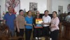 Phó Chủ tịch HĐND tỉnh Lã Hoài Nam tặng quà thương binh Tô Văn Tân, xóm Vân An, xã Bảo Lạc.