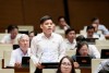 Đại biểu Dương Mạc Kiên, Phó Trưởng đoàn chuyên trách Đoàn ĐBQH tỉnh Cao Bằng phát biểu tại Hội trường