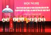 Bí thư Tỉnh ủy Phan Thăng An và Chủ tịch UBND tỉnh Lê Hải Hòa trao quyết định, tặng hoa chúc mừng Ban chấp hành Đảng bộ HĐND tỉnh