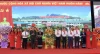 Các đồng chí Thường trực Tỉnh ủy chúc mừng thầy và trò Trường Phổ thông nội trú Tiểu học và THCS Trà Lĩnh.