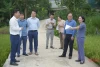Đoàn giám sát thực địa dự án đường nông thôn và cầu dân sinh khu vực Nà Lẹng, xóm 2, xã Chu Trinh (cũ).