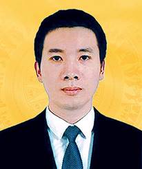 'A person in a suit and tie

AI-generated content may be incorrect.'