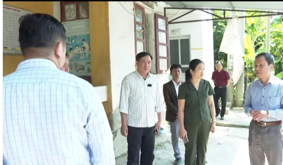 Đoàn giám sát trực tiếp cơ sở nhà, đất cần xử lý tại địa bàn huyện Quảng Hòa