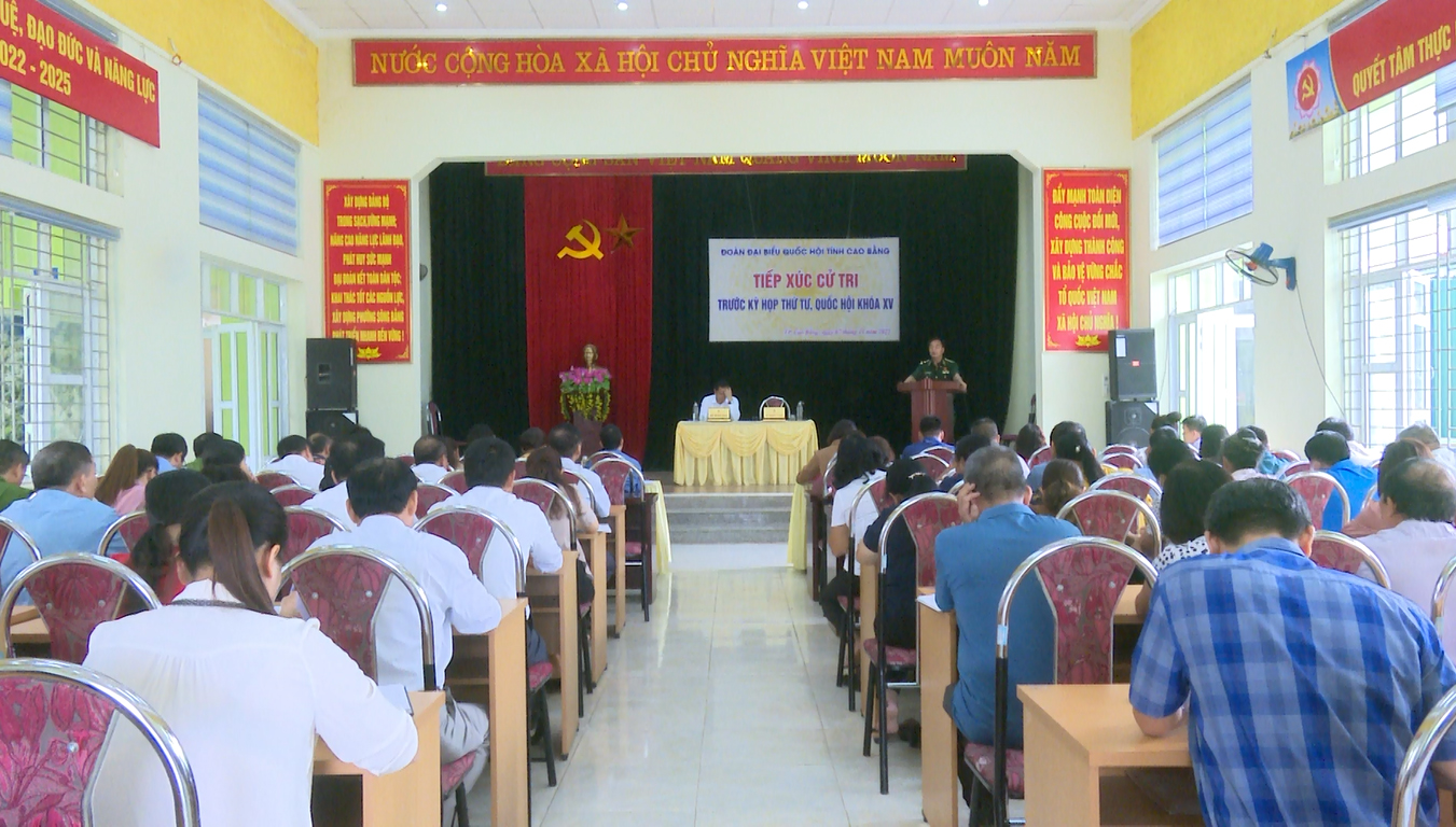 Đoàn đại biểu Quốc hội tỉnh tiếp xúc cử tri trước kỳ họp thứ 4, Quốc hội khóa XV tại thành phố Cao Bằng