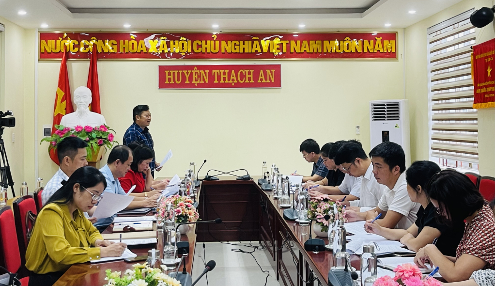 Đ/c Bàn Qúy Sơn - Trưởng Ban Dân tộc HĐND tỉnh kết luận buổi làm việc