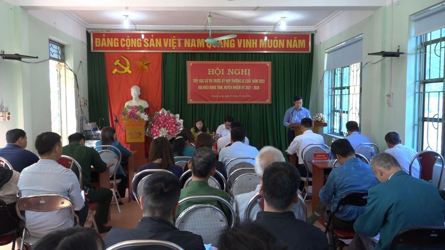 Đại biểu HĐND tỉnh tiếp xúc cử tri tại xã Quang Long, huyện Hạ Lang.