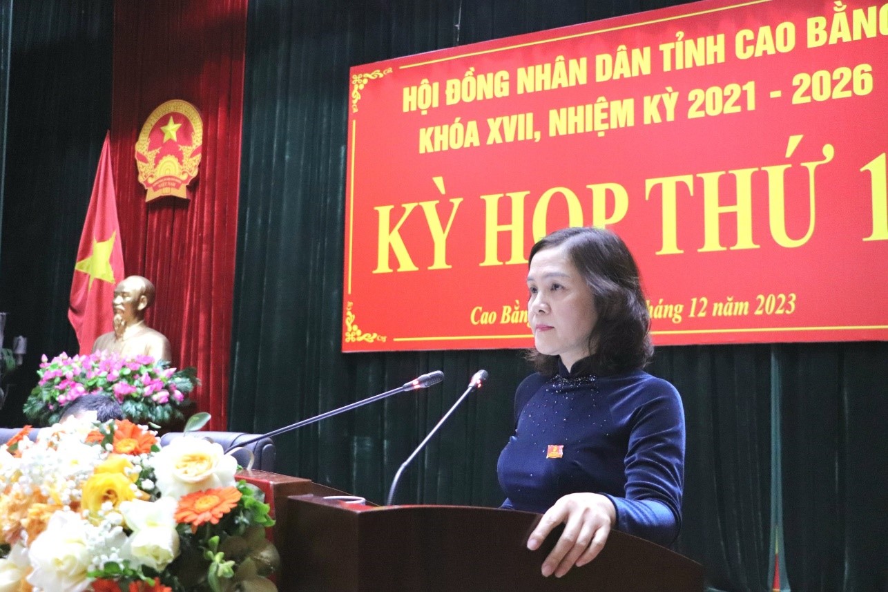 Giám đốc Sở Giáo dục và Đào tạo Nguyễn Ngọc Thư trả lời chất vấn