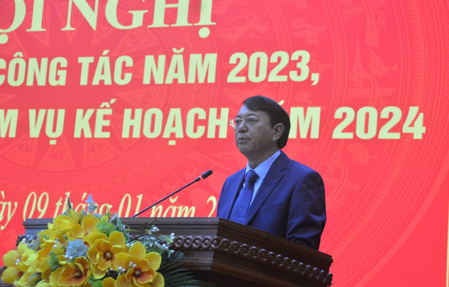 Chủ tịch UBND tỉnh Hoàng Xuân Ánh báo cáo tổng kết năm 2023, phương hướng, nhiệm vụ năm 2024 (tại Hội nghị tổng kết công tác năm 2023, triển khai nhiệm vụ năm 2024, ngày 09/01/2024).