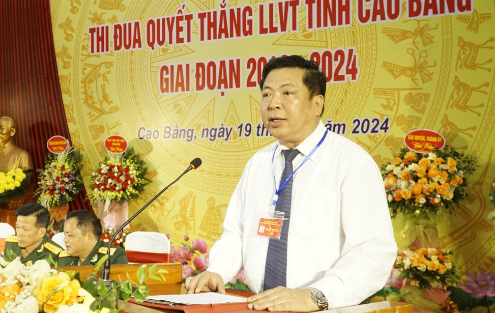 Bí thư Tỉnh ủy, Trưởng Đoàn ĐBQH Trần Hồng Minh phát biểu khai mạc Đại hội.