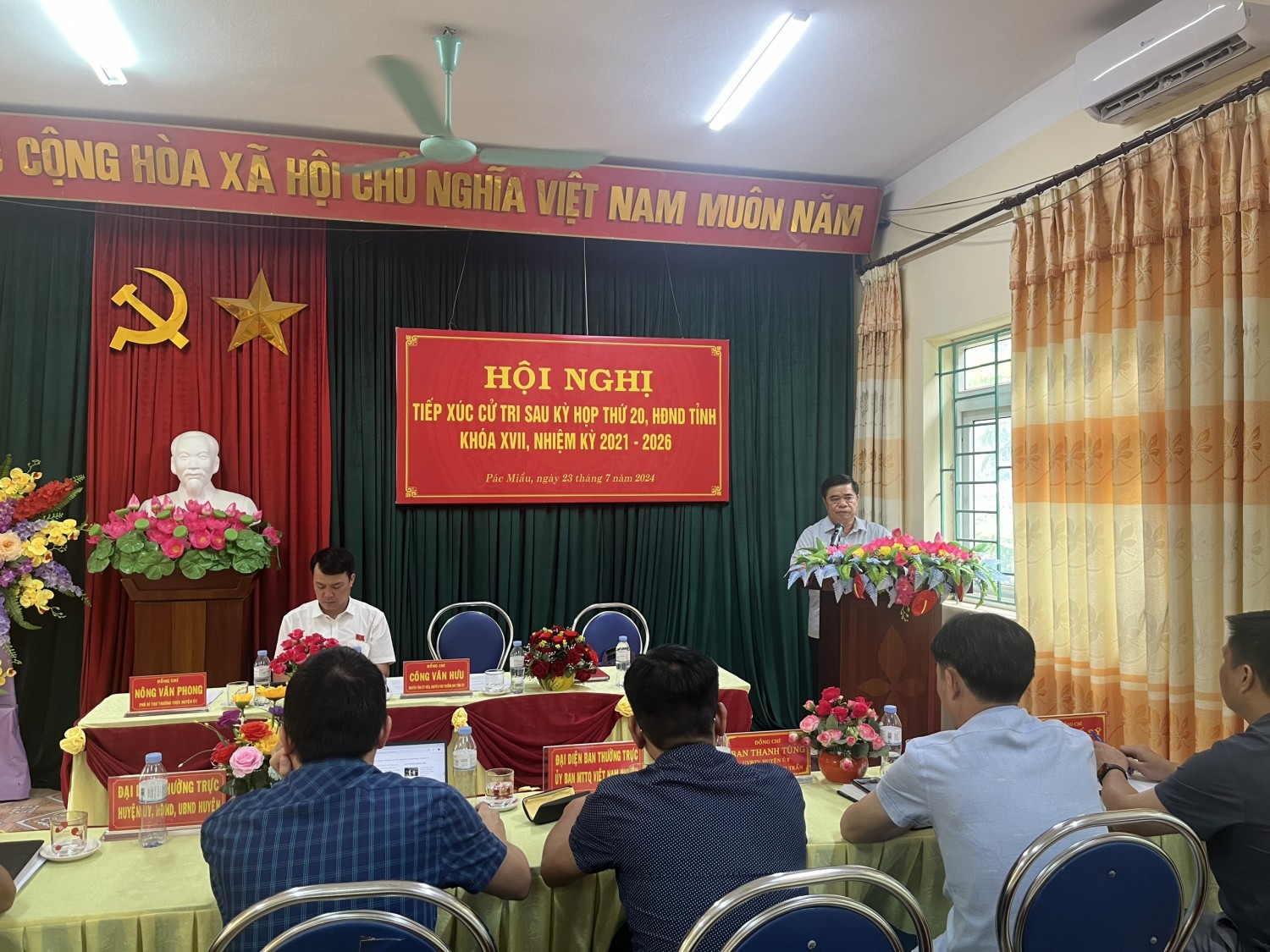 Đại biểu HĐND tỉnh tiếp xúc cử tri thị trấn Pác Miầu