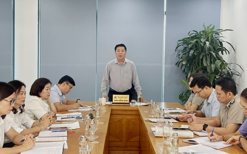 Bí thư Tỉnh ủy, Trưởng Đoàn đại biểu Quốc hội tỉnh Trần Hồng Minh tiếp công dân