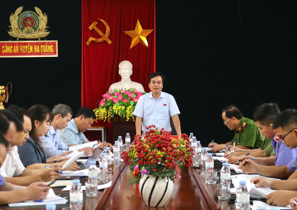 Trưởng Ban Pháp chế HĐND tỉnh Nông Văn Tuân kết luận buổi giám sát.