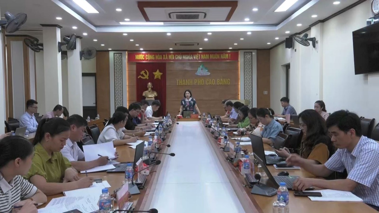 Đoàn giám sát HĐND thành phố Cao Bằng làm việc với UBND thành phố và các đơn vị chuyên môn, làm rõ những khó khăn, vướng mắc đối với những ý kiến, kiến nghị của cử tri.