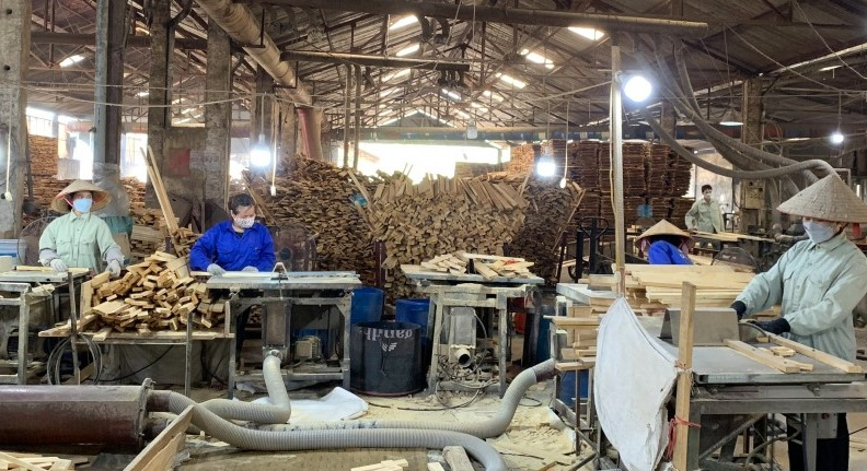 Các đơn vị sử dụng lao động có trách nhiệm đóng các loại bảo hiểm cho người lao động khi giao kết hợp đồng lao động. (ảnh minh họa)