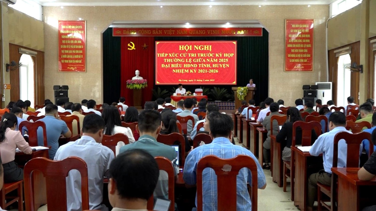 Đại biểu HĐND tỉnh tiếp xúc cử tri tại huyện Hạ Lang