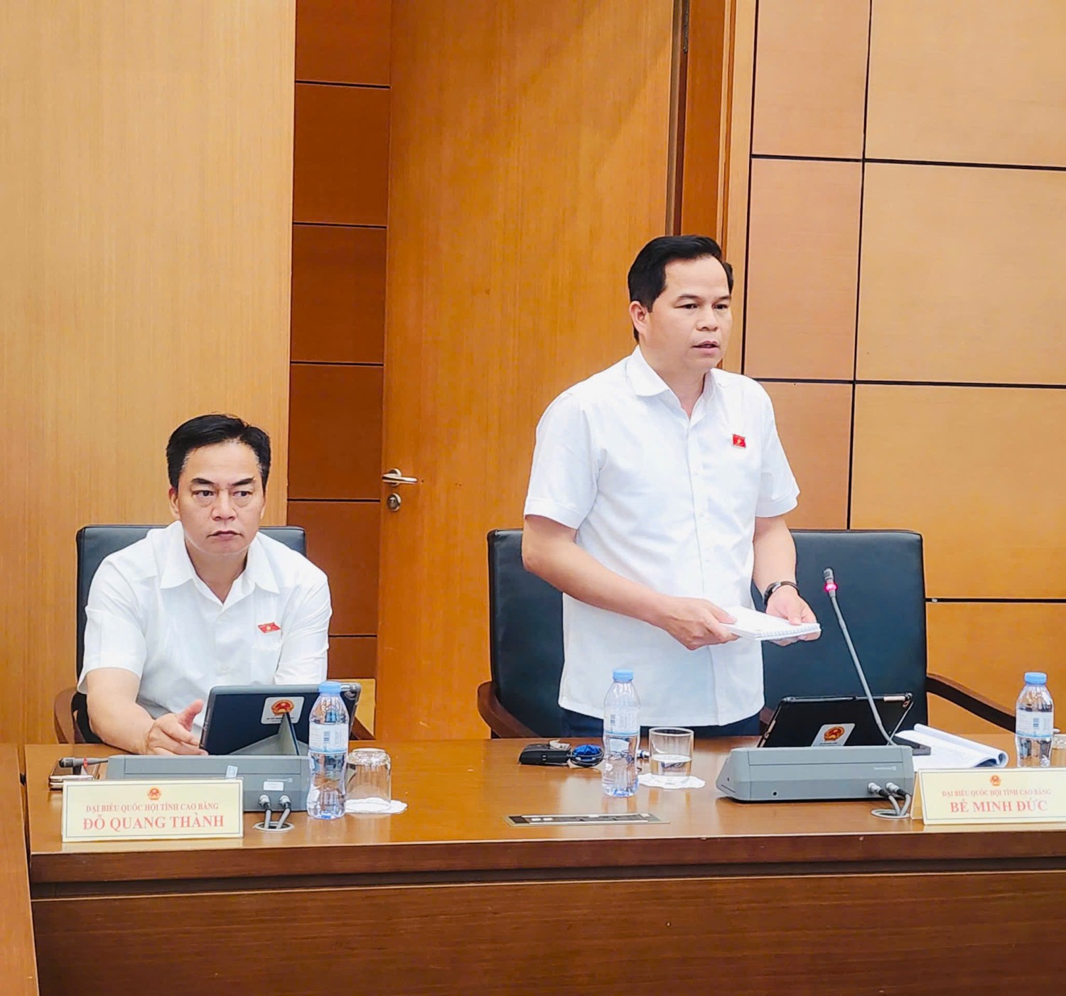 Đại biểu Quốc hội tỉnh Bế Minh Đức phát biểu thảo luận tổ