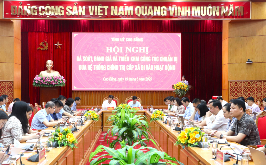 Các đại biểu dự hội nghị.
